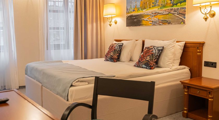 deluxe-double-room-cazare-epic-rooms-1