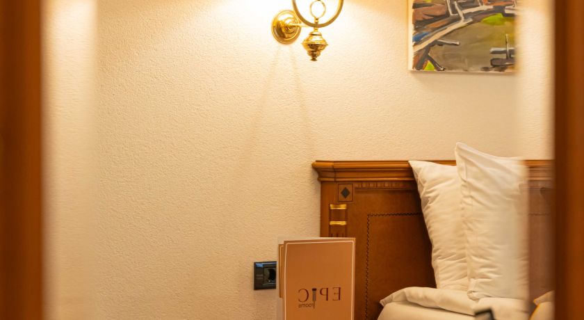 deluxe-double-room-cazare-epic-rooms-12