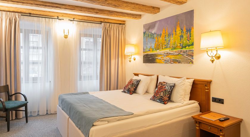 deluxe-double-room-cazare-epic-rooms-8